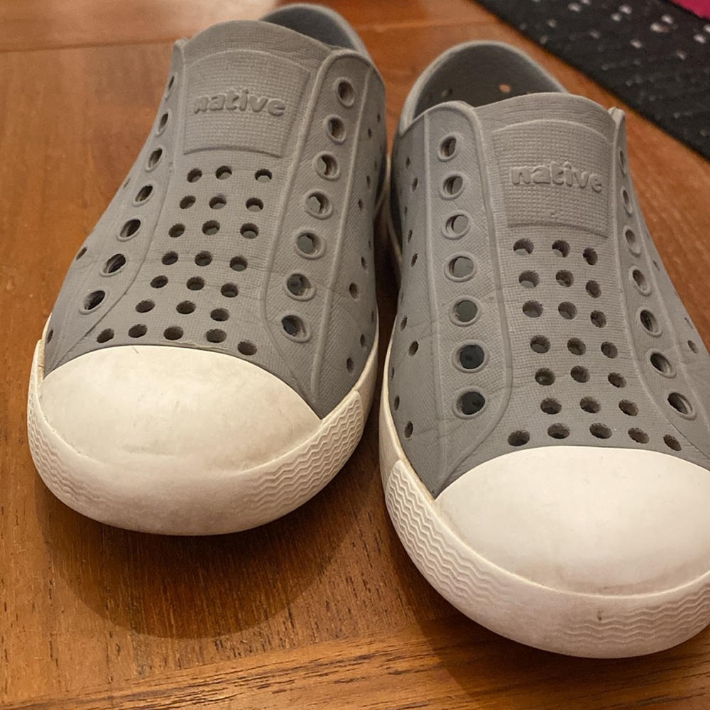 Native shoes - Picture 2 of 6